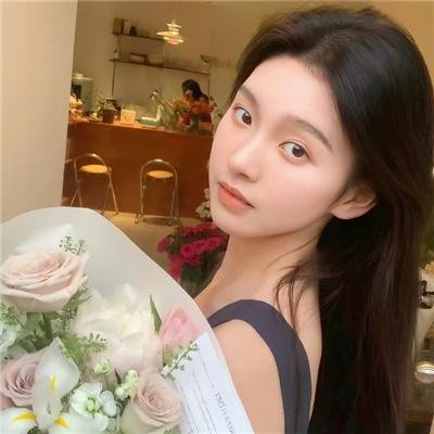 北极百货的秋乃小姐在线观看封面